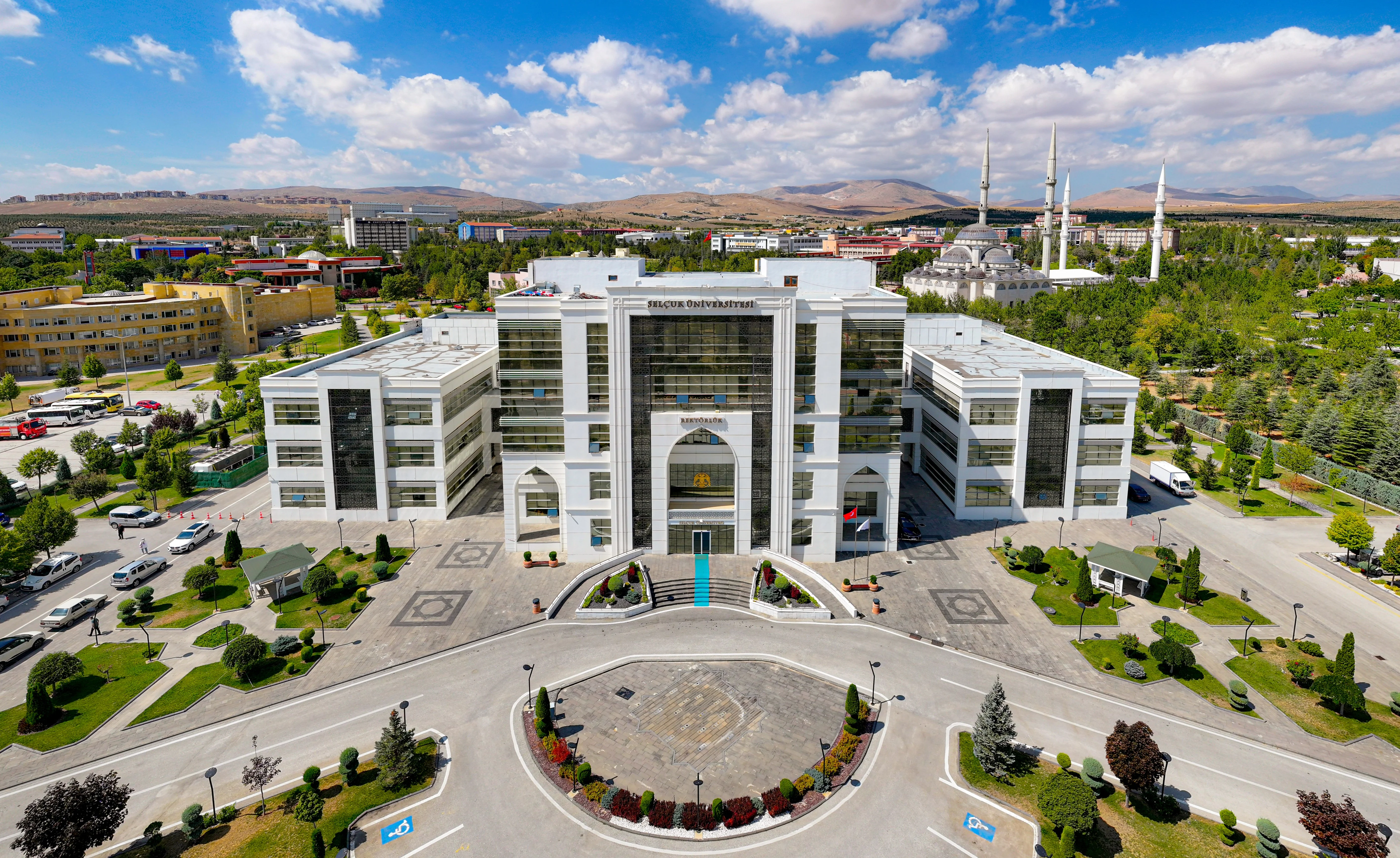 Selçuk Üniversitesi 89 sözleşmeli personel alacak